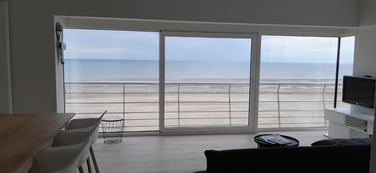 Appartment With Frontal Sea View With 3 Bedrooms Coxyde Extérieur photo