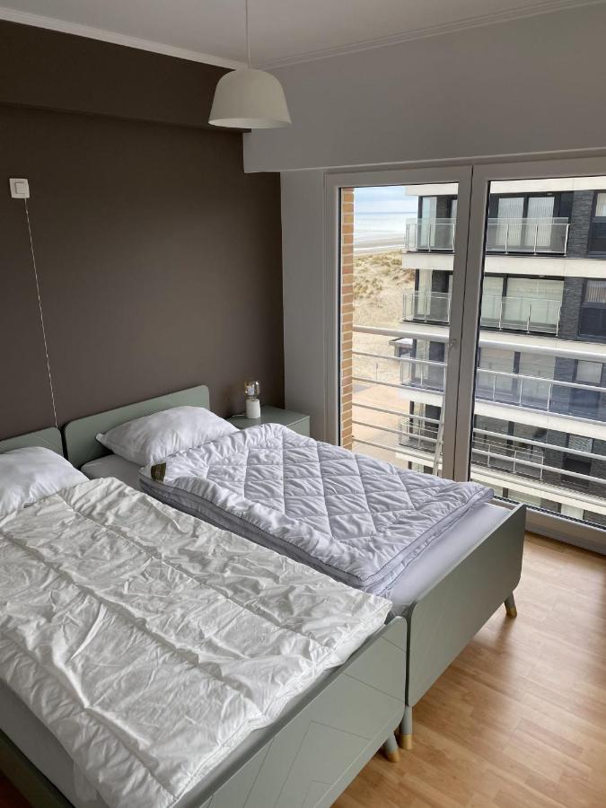 Appartment With Frontal Sea View With 3 Bedrooms Coxyde Extérieur photo