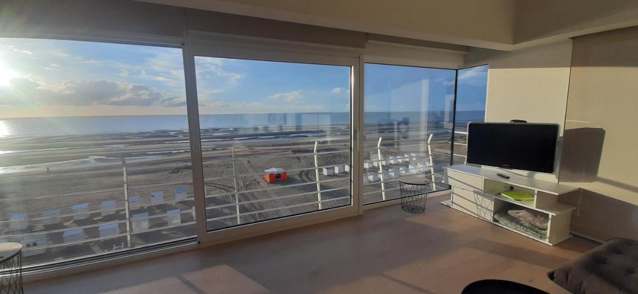 Appartment With Frontal Sea View With 3 Bedrooms Coxyde Extérieur photo